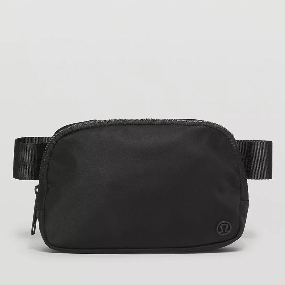 Lululemon Everywhere Belt Bag. NWT.